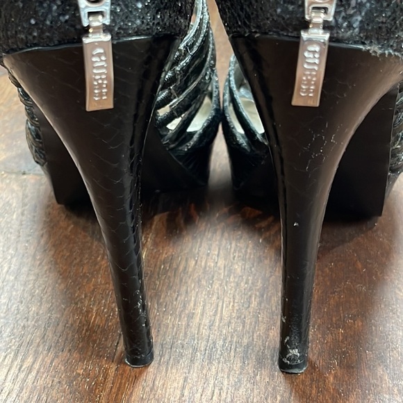 Guess Women’s Black Platform Sandals Size 8.5 - Picture 5 of 8
